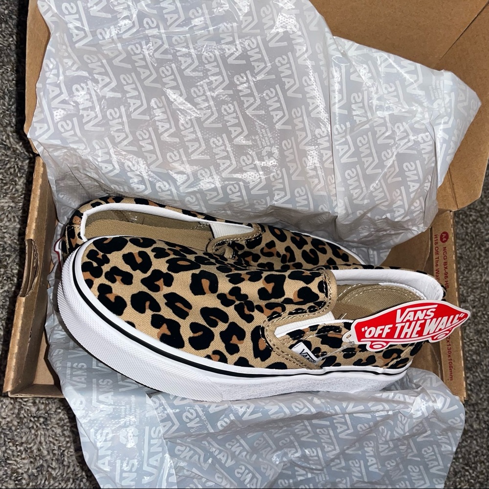 Leopard Vans
